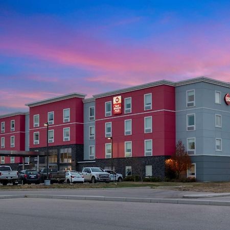 Best Western Plus Airport Inn & Suites Saskatoon Bagian luar foto