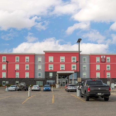 Best Western Plus Airport Inn & Suites Saskatoon Bagian luar foto