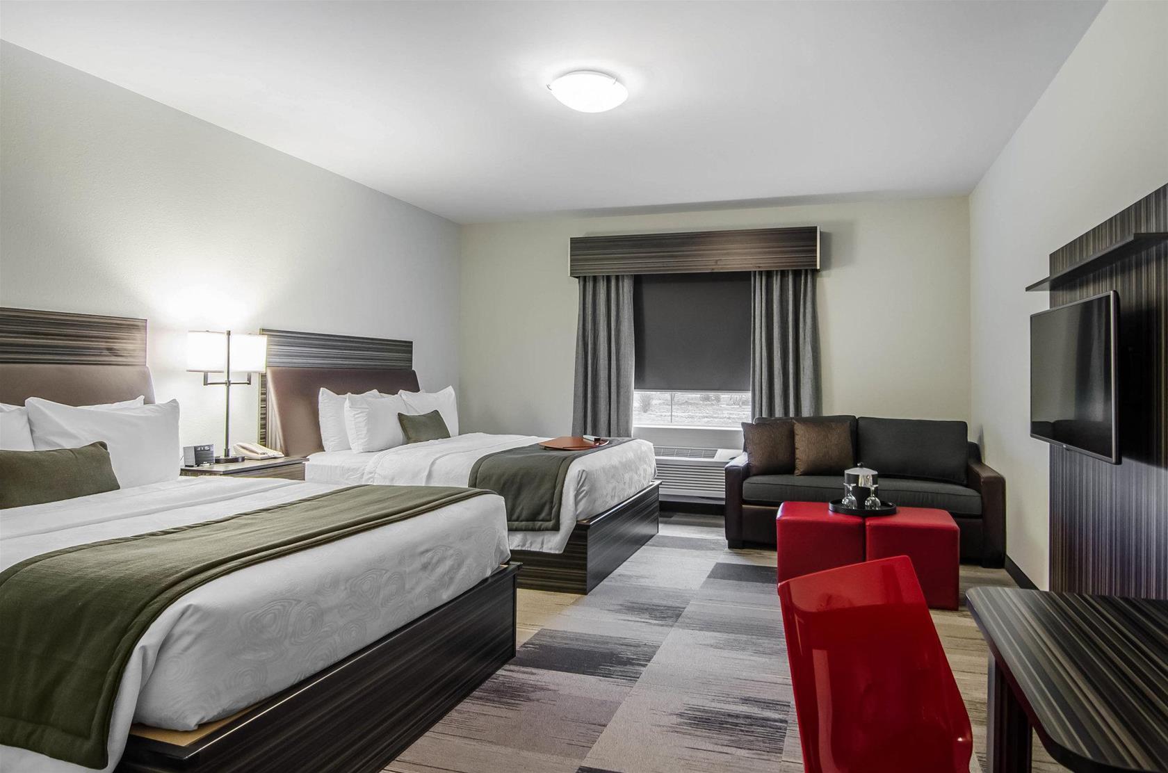 Best Western Plus Airport Inn & Suites Saskatoon Bagian luar foto