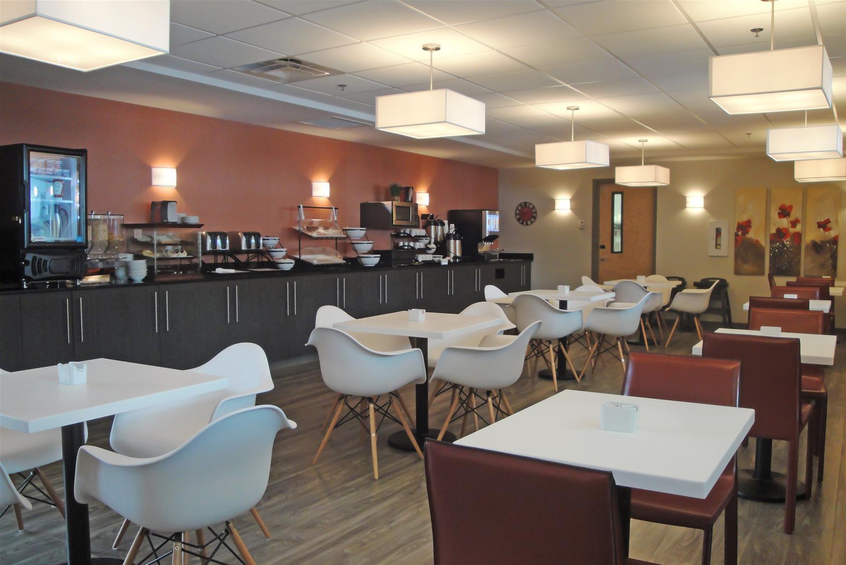 Best Western Plus Airport Inn & Suites Saskatoon Bagian luar foto