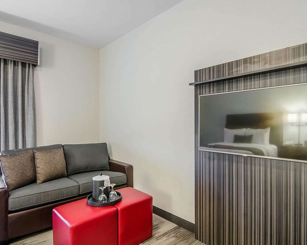 Best Western Plus Airport Inn & Suites Saskatoon Ruang foto