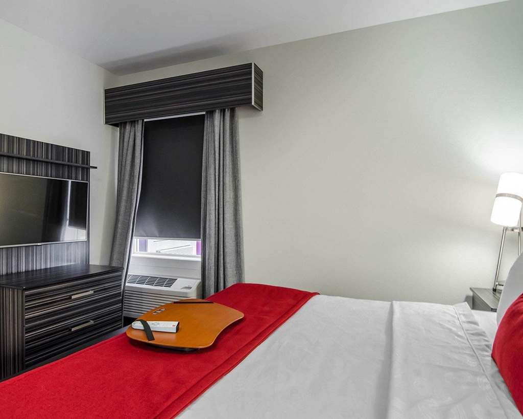 Best Western Plus Airport Inn & Suites Saskatoon Ruang foto