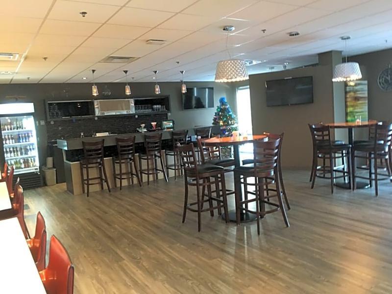 Best Western Plus Airport Inn & Suites Saskatoon Bagian luar foto