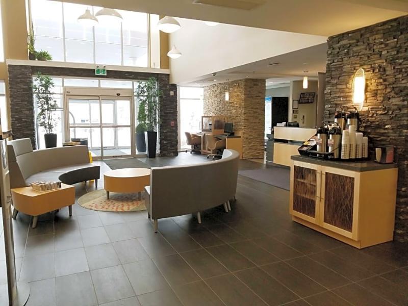 Best Western Plus Airport Inn & Suites Saskatoon Bagian luar foto